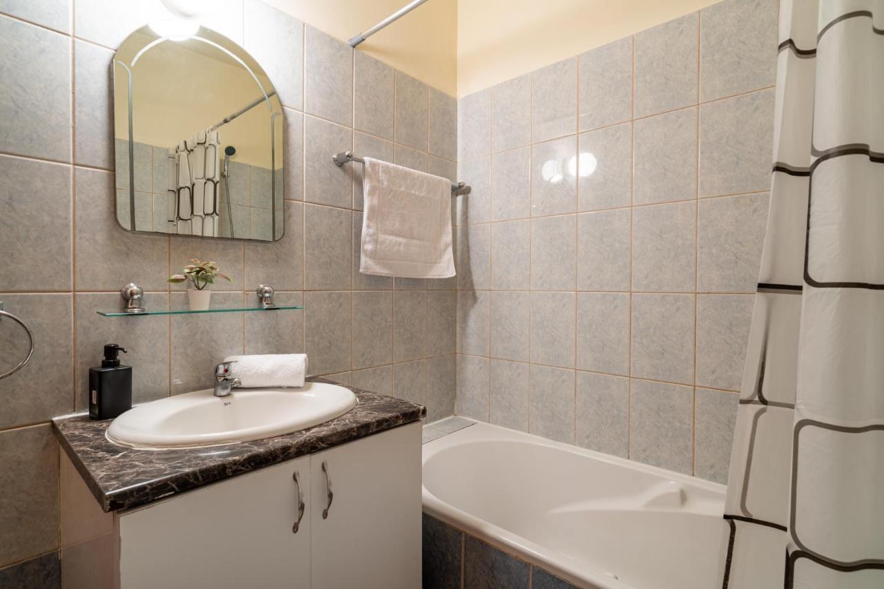 Celine'S 2 Bedrooms Apartment In Larnaca Center エクステリア 写真